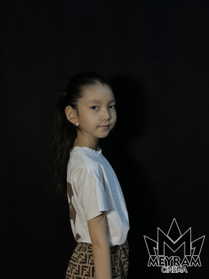 Айзере Манат