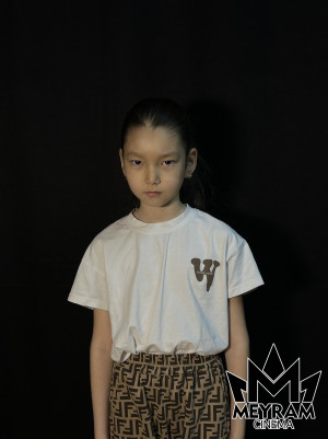 Айзере Манат