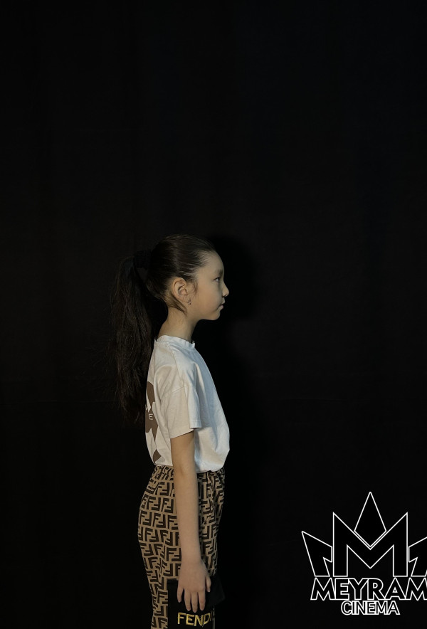 Айзере Манат