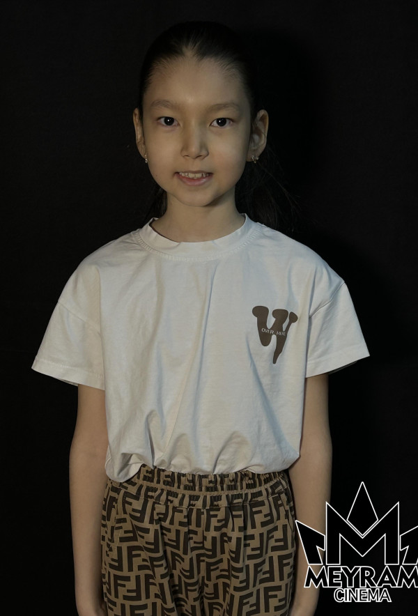 Айзере Манат