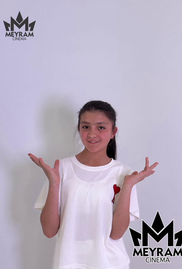 Назмина Ахмадтанова